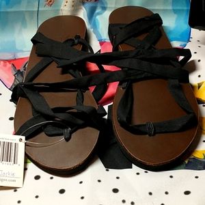 Brown sandal wraparounds size 8